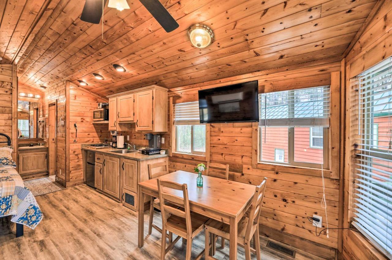 Beautiful New Bern Studio Cabin With Fire Pit! المظهر الخارجي الصورة